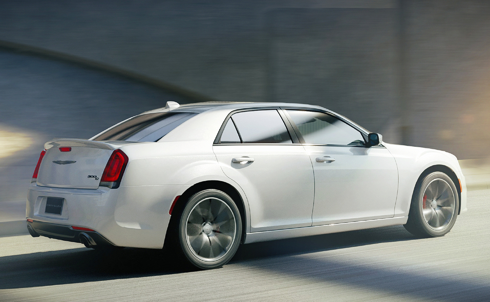 2023 Chrysler 300C photo gallery